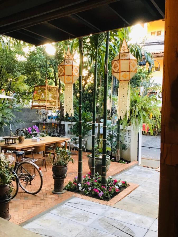 Hotel The Eight Ratvithi House Chiang Mai Exterior foto